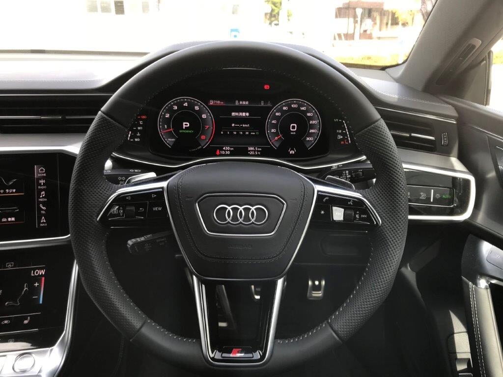 Audi A7 Sportbackの運転席