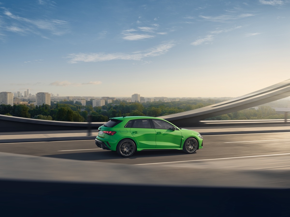 Audi RS 3 Sportback MY25の横