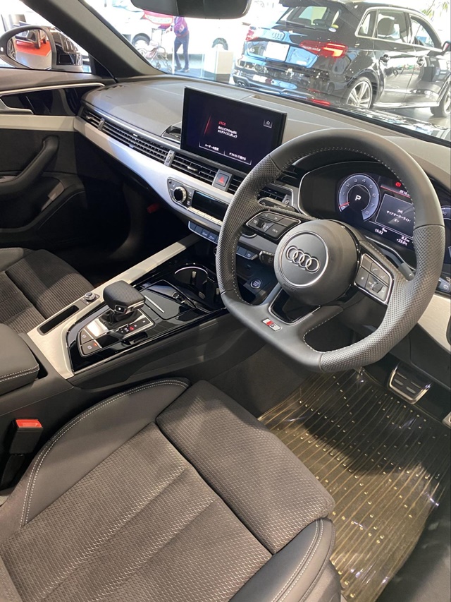 新型Audi A4のインテリア