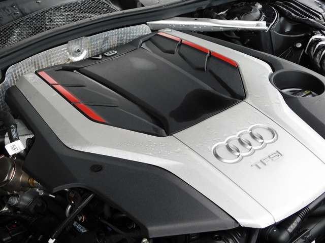 Audi S4のエンジン
