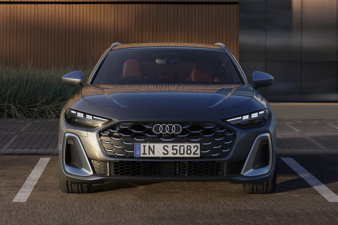 海外限定・新品】AUDI ブルー・スリー80周年記念車 海外限定・新品