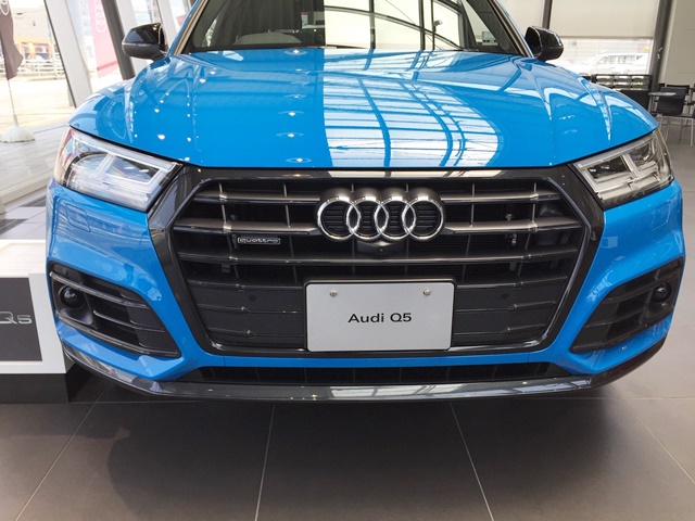 Audi Q5 S line competitionのフロント