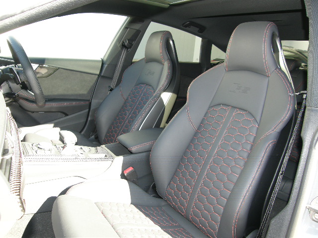 アウディ RS5 Sportbackのシート