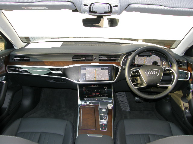 Audi A6 Avant 45TFSI quattro　
