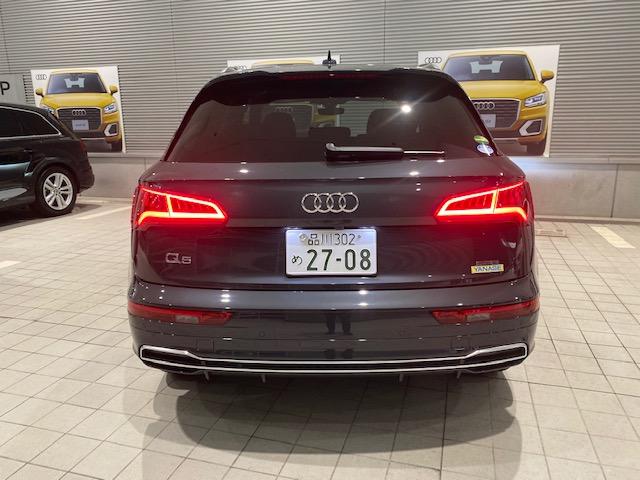 Audi Q5の後ろ